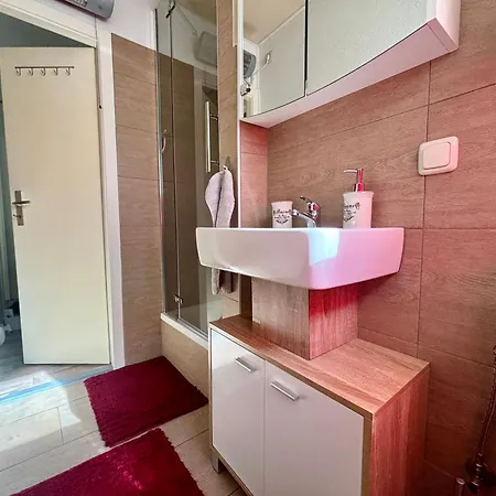 Bungalow-jessern Im Gruenen Mit Seeblick *