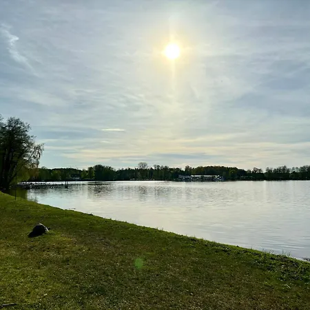 펜션 Bungalow-jessern Im Gruenen Mit Seeblick 슈빌록제