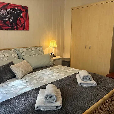 Holiday home Bungalow-jessern Im Gruenen Mit Seeblick