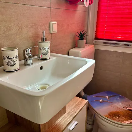 펜션 Bungalow-jessern Im Gruenen Mit Seeblick *