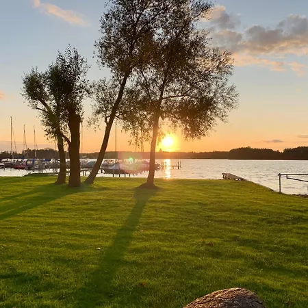 Bungalow-jessern Im Gruenen Mit Seeblick Schwielochsee