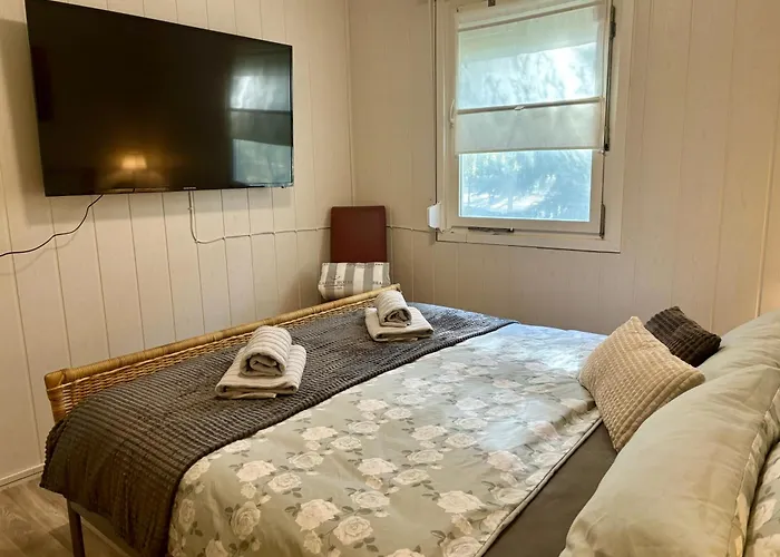 Bungalow-jessern Im Gruenen Mit Seeblick Schwielochsee