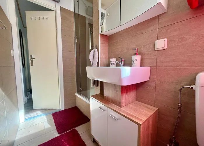 Bungalow-jessern Im Gruenen Mit Seeblick *