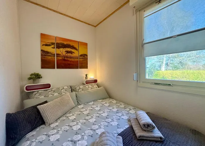 Bungalow-jessern Im Gruenen Mit Seeblick Feriehus *